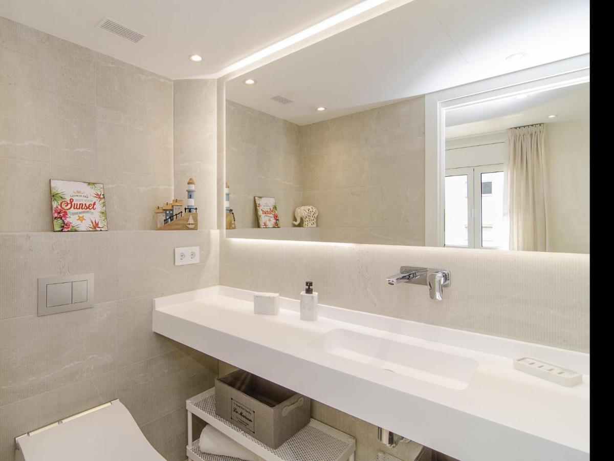 Sitges Spaces Oasis Suites- 4 Bedroom, 4 Ensuite Bathrooms, Terrace, Pool, Sitges Centre ภายนอก รูปภาพ