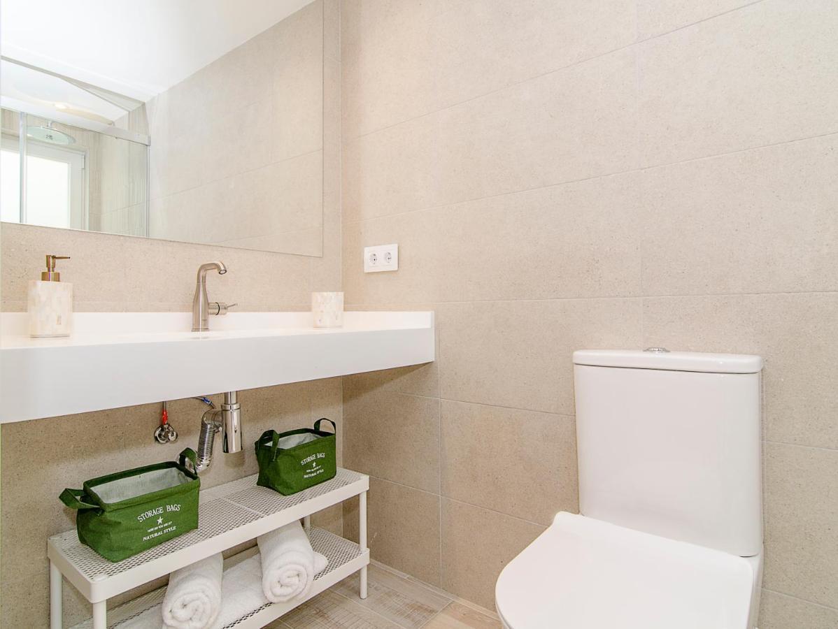 Sitges Spaces Oasis Suites- 4 Bedroom, 4 Ensuite Bathrooms, Terrace, Pool, Sitges Centre ภายนอก รูปภาพ